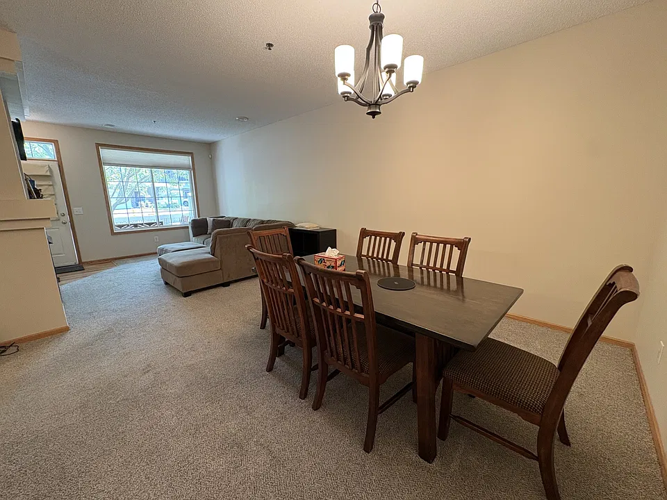 dining_08312026