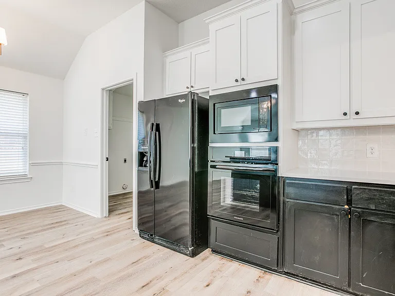 224 Blossom Ln — Photo 4