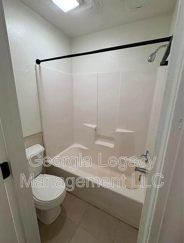 1 bed, 1.0 bath, $1,050 — Photo 4