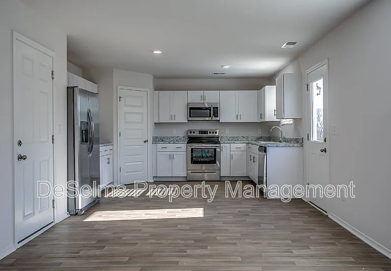 2206 Yearling Dr — Photo 9