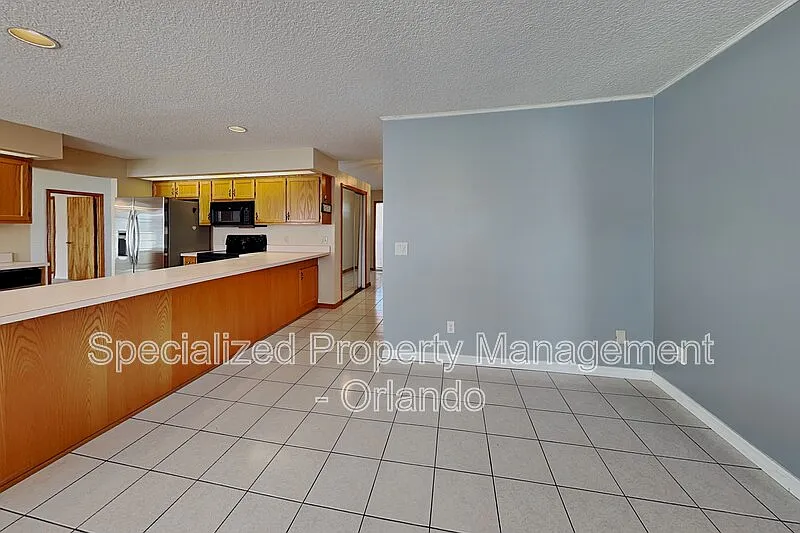 3 bed, 2.0 bath, 1854 sqft, $2,350 — Photo 2