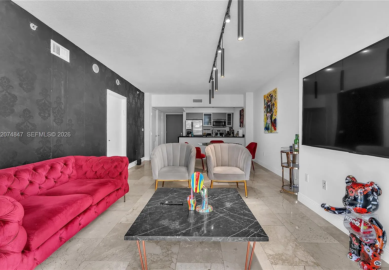 Opera Tower Condo — Photo 2