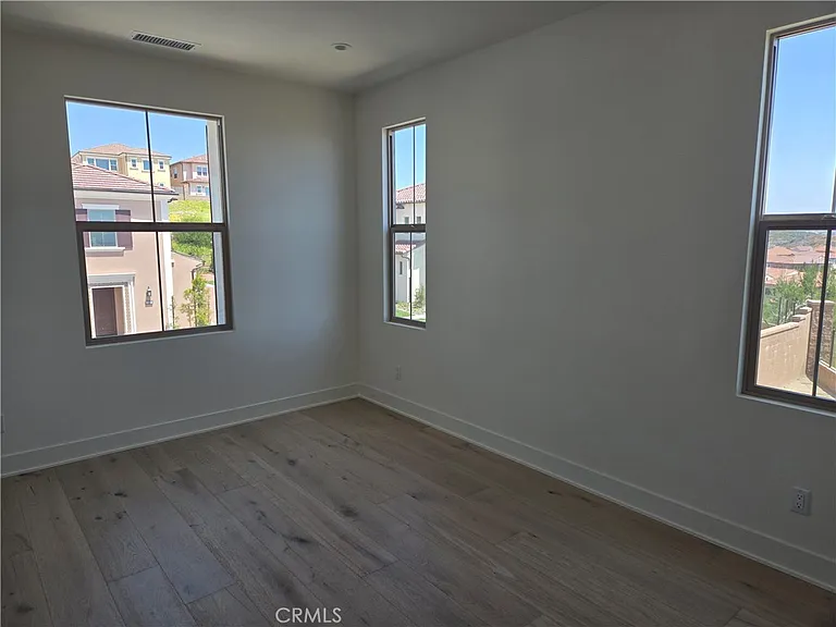 211 Maricopa — Photo 8