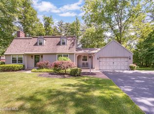 4 Olde Coach Rd, Glenmont, NY 12077
