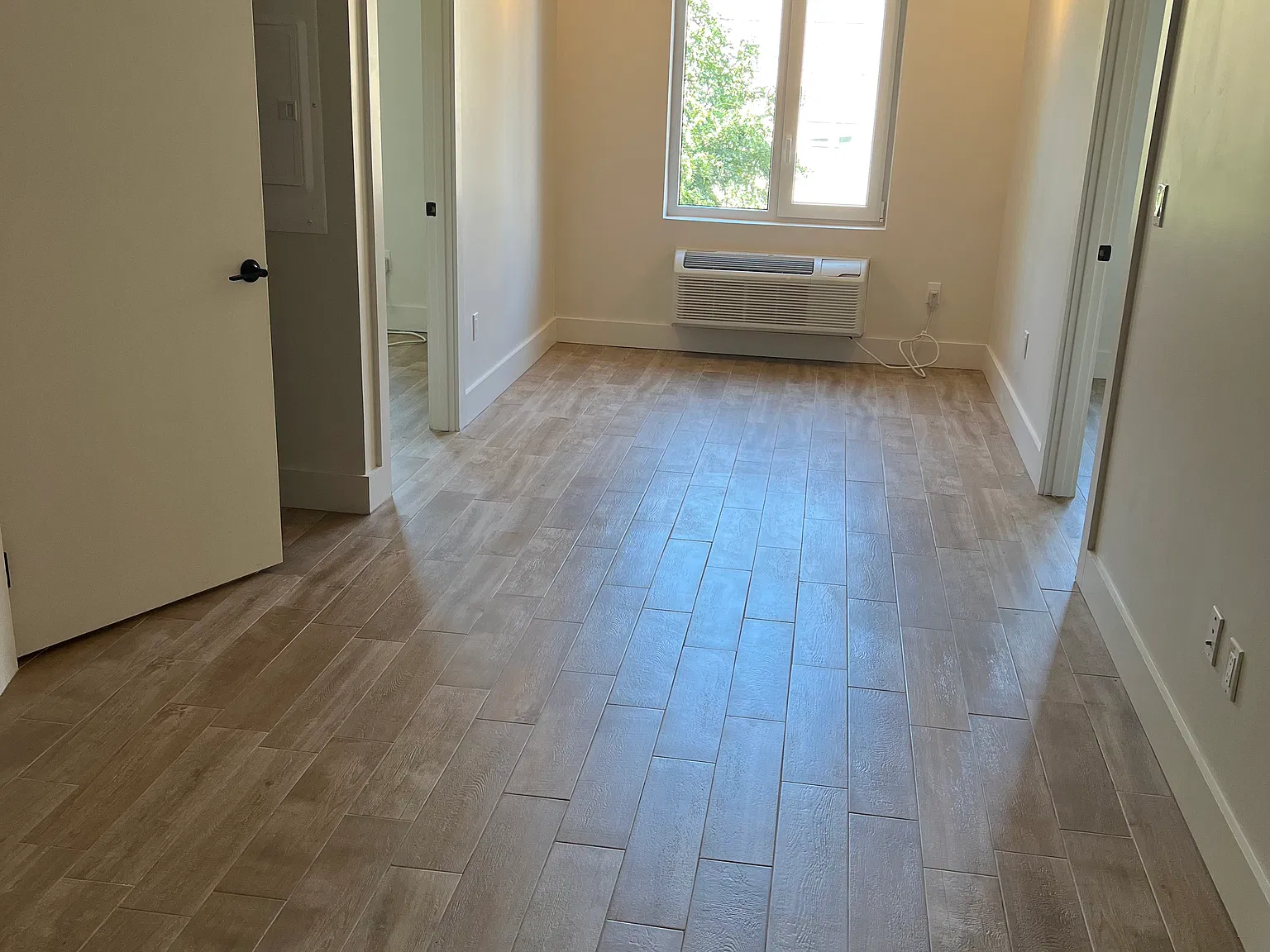 3 bed, $3,544 — Photo 2