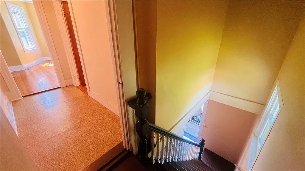 2 bed, 1180 sqft, $2,200 — Photo 3