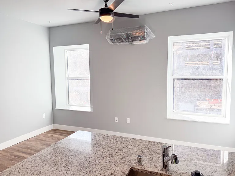 ONE18 West Street Residential — Photo 9