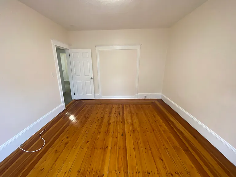 33 Everett Ave #4 — Photo 6