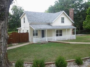 601 Whitfield St, Lecompton, KS 66050
