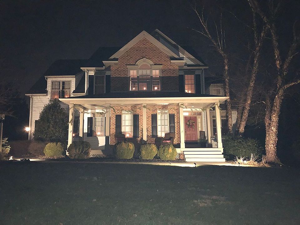1st image of 17 Farmington Way