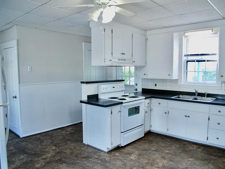 65 Centre St #1 — Photo 4