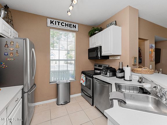 5th image of 13703 RICHMOND PARK Drive N #2001