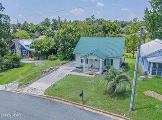 4396 Florence Dr, Marianna, FL 32446