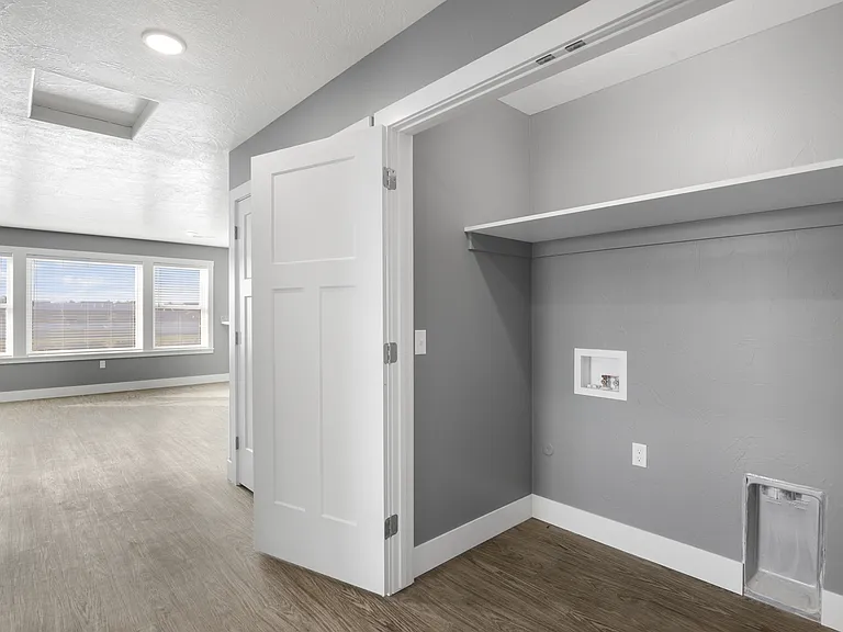 118 42nd Ave NE #102 — Photo 7