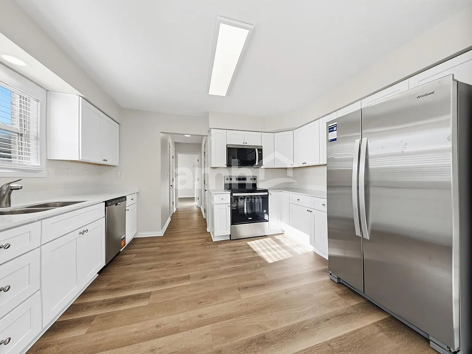 4 bed, 2.5 bath, 2299 sqft, $3,025 — Photo 3