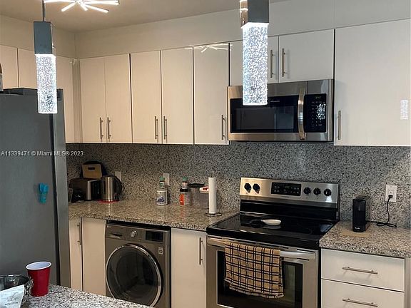 4th image of 3755 NE 167th St APT 27