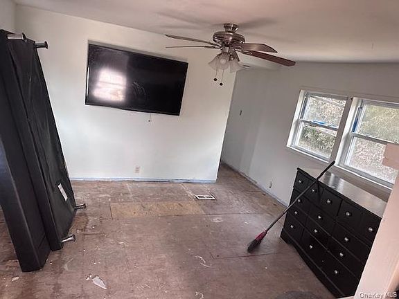 5th image of 25 Buttercup Drive