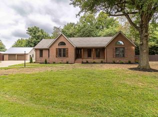 220 Valiant Dr, Paducah, KY 42001