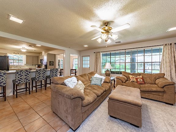 2nd image of 106 Triwood Cir