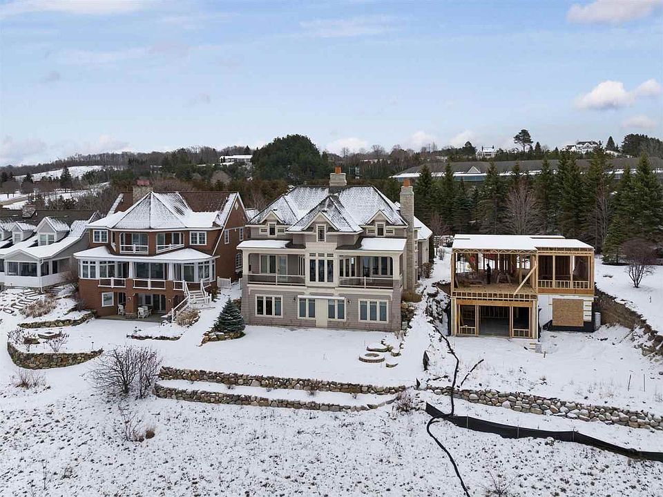 952 Bluffs Ct, Petoskey, MI 49770 MLS 472933 Zillow