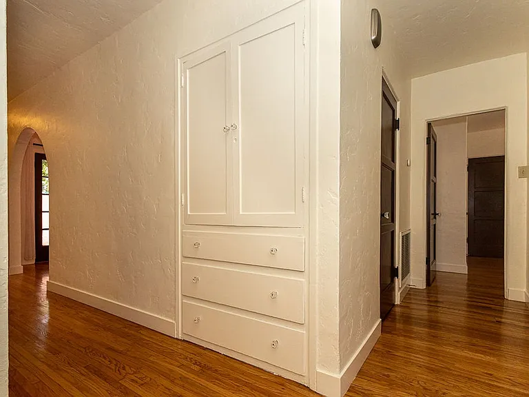 1221 S Sycamore Ave — Photo 39