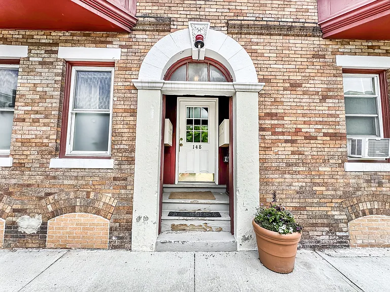 148 Berkshire St — Photo 30