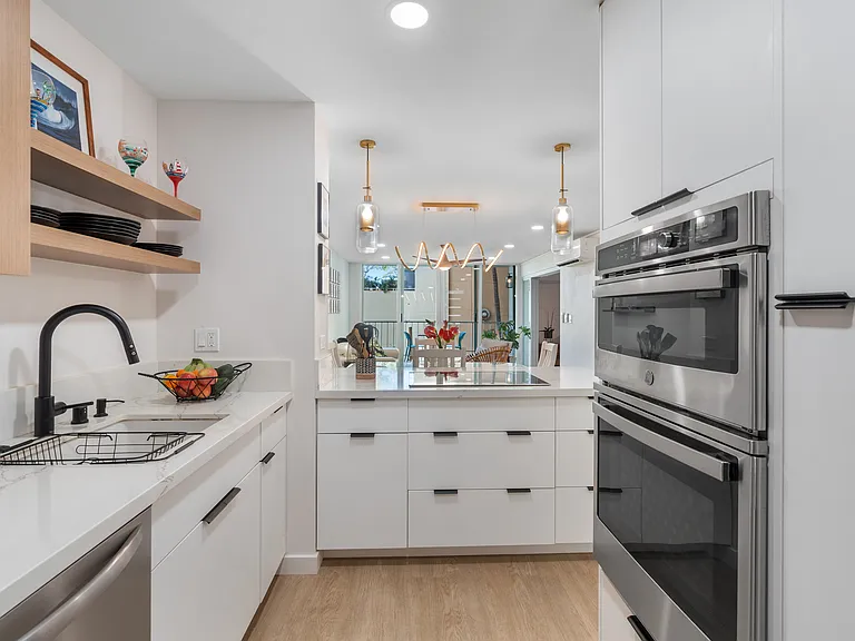 204 Kapahulu Ave #303 — Photo 9