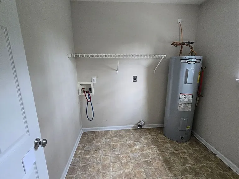 180 Dogwood Ave — Photo 12