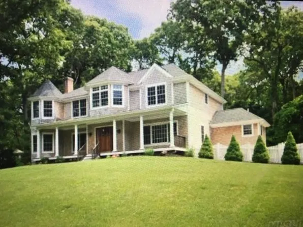 19 Night Heron Dr, Stony Brook, NY 11790