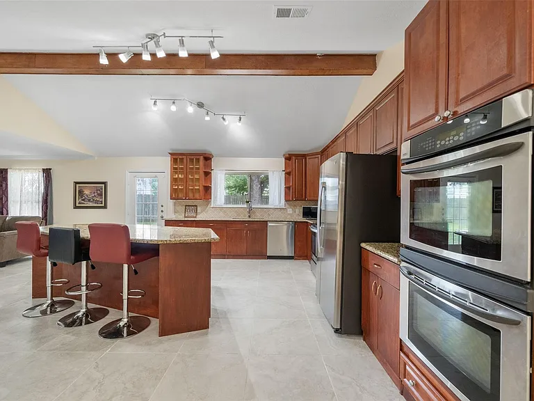 14702 Westway Ln — Photo 6