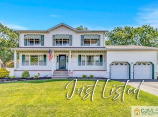5 Netty St, Howell, NJ 07731