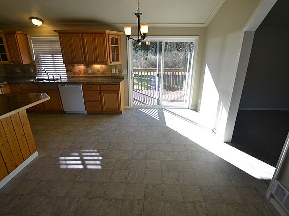 3rd image of 12428 2nd St SE