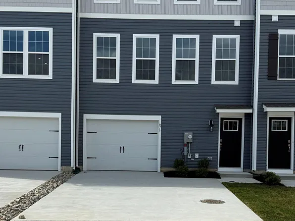 1076 Meadowlark Dr, Fogelsville, PA 18051