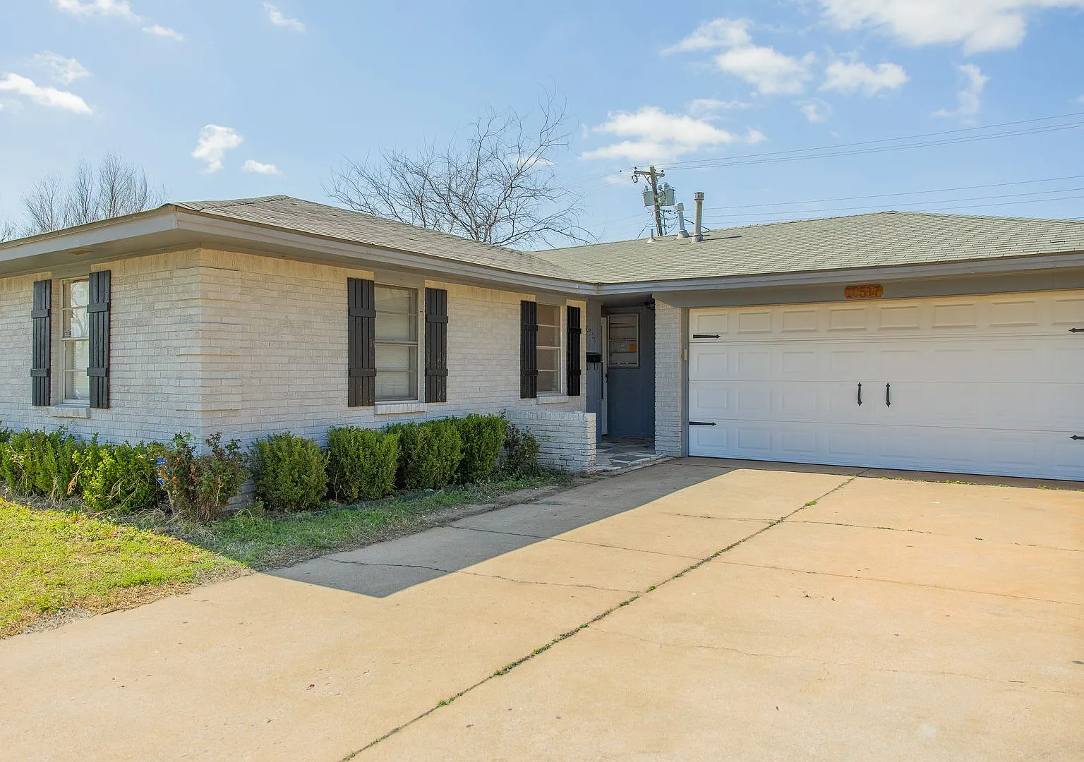 Beautiful home for lease near Hefner & Penn — Photo 2