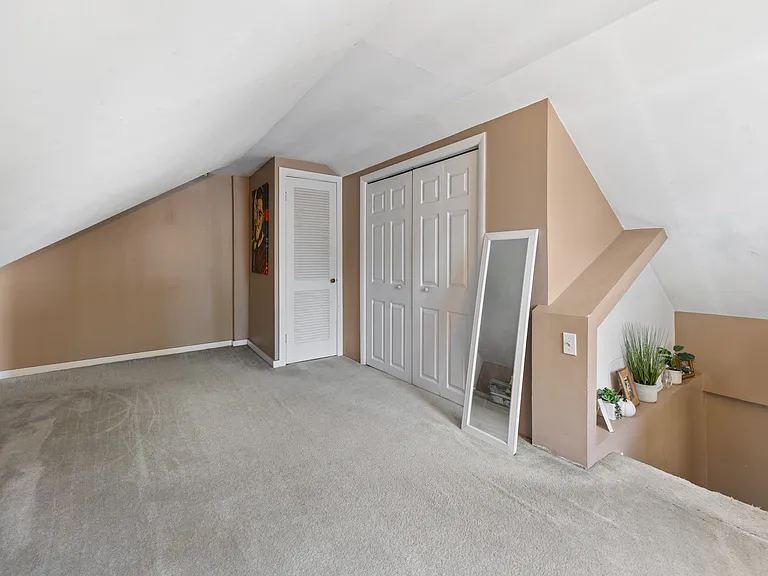 165 N Main St — Photo 16