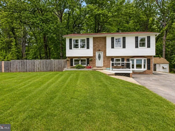 39510 Pocahontas Dr, Mechanicsville, MD 20659