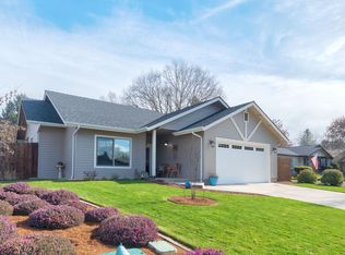 1135 SW Erica Dr, Grants Pass, OR 97526