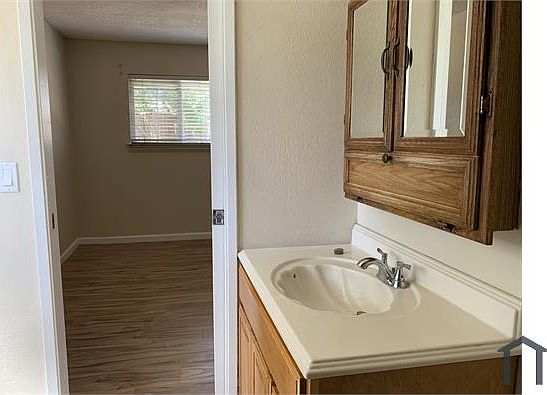 3rd image of 839 Jana Ln