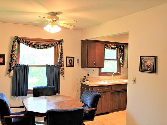 5th image of 2590 Bobolink Dr