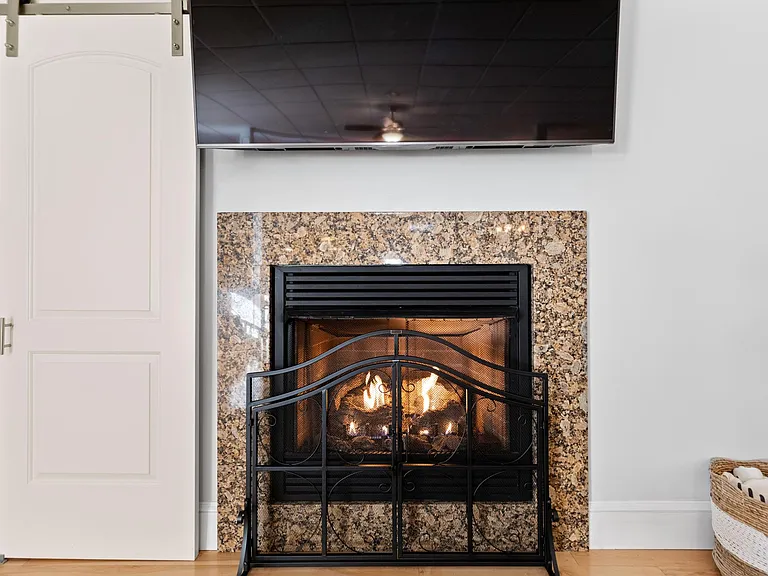 91 Union Ave #A — Photo 38