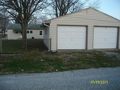 2nd image of 810 Cottage Ave