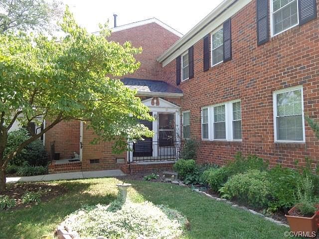 1st image of 11 Fairhaven Ln #11