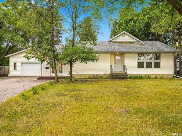 3445 11th Street W, Saskatoon, SK S7M 1K4