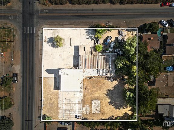 5th image of 18499 Shafter Ave