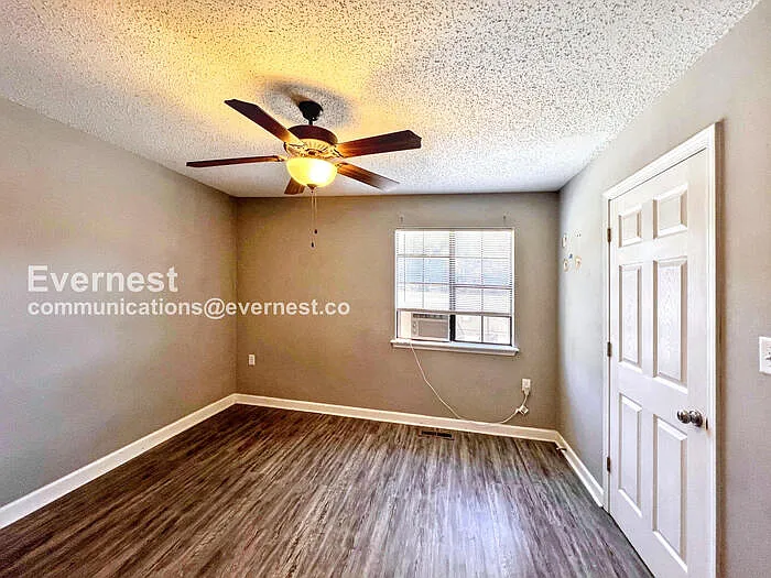 1800 Labette Manor Dr #5 — Photo 4