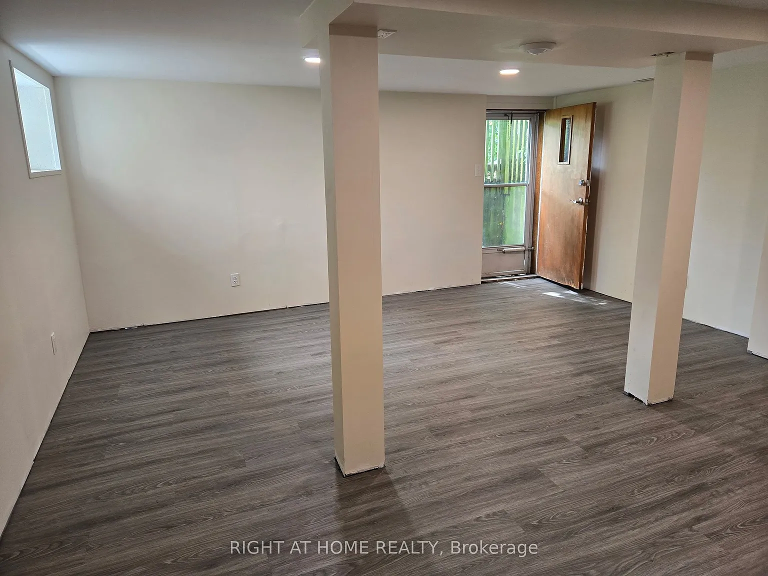 2 bed, $1,400 — Photo 1