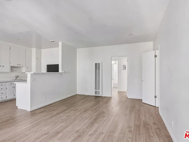11746 Goshen Ave #6 — Photo 4