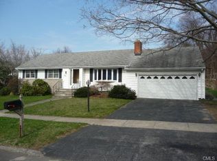 450 Bunnyview Dr, Stratford, CT 06614