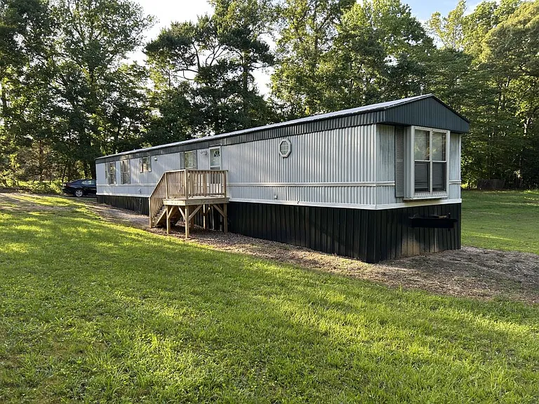 106 J L Bean Ln — Photo 2