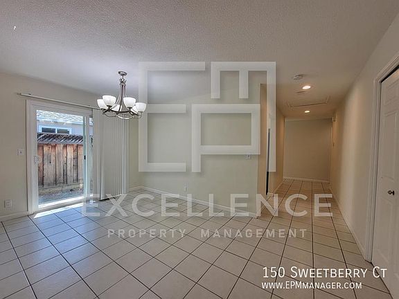 5th image of 150 Sweetberry Ct